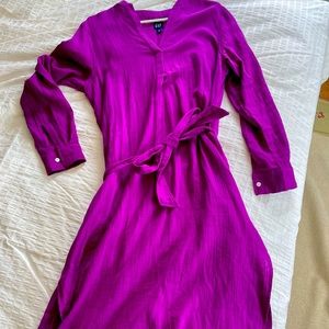 GAP, Crinkle Gauze Tie-Waist Midi Dress. Purple/pink. Size small, with pockets!